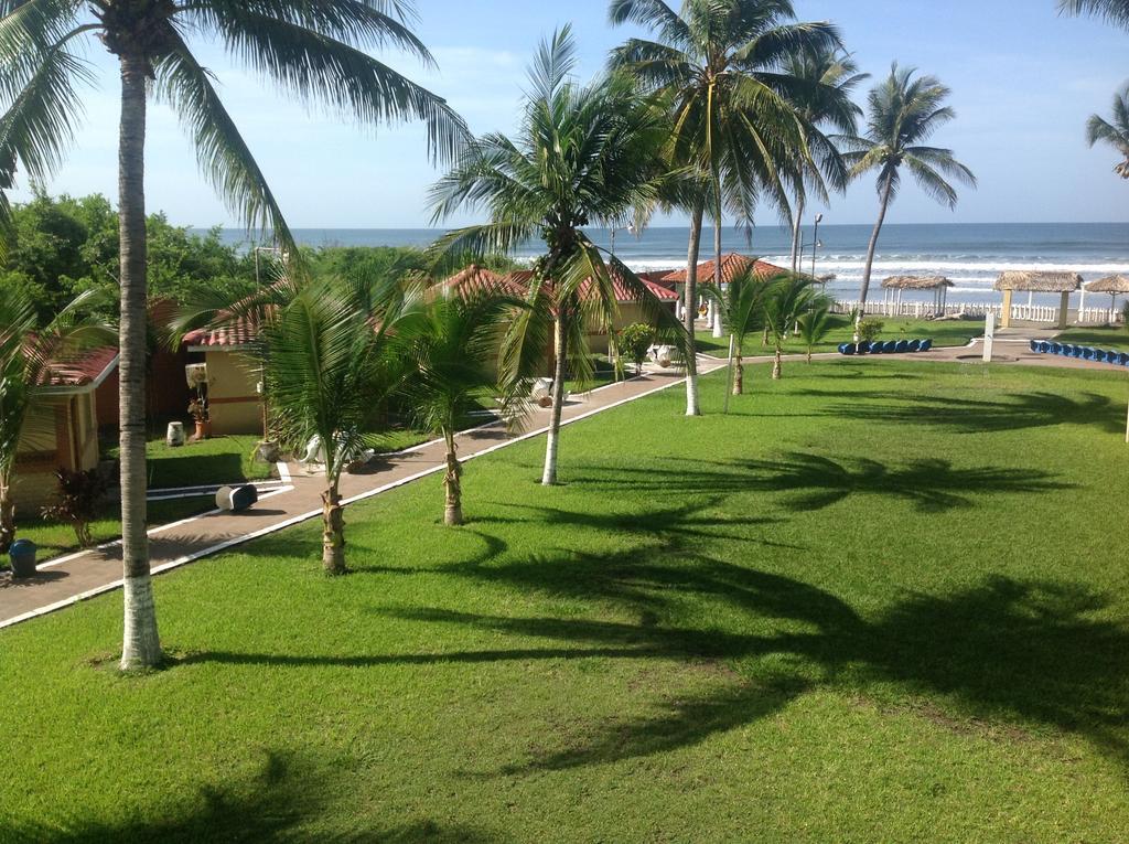 Tropiclub Playa El Cuco Hotel Exterior photo