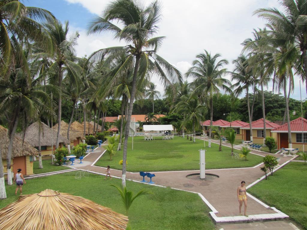 Tropiclub Playa El Cuco Hotel Exterior photo