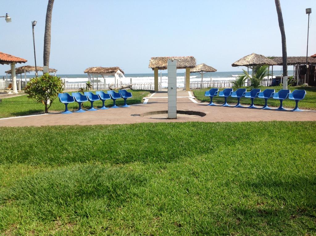 Tropiclub Playa El Cuco Hotel Exterior photo