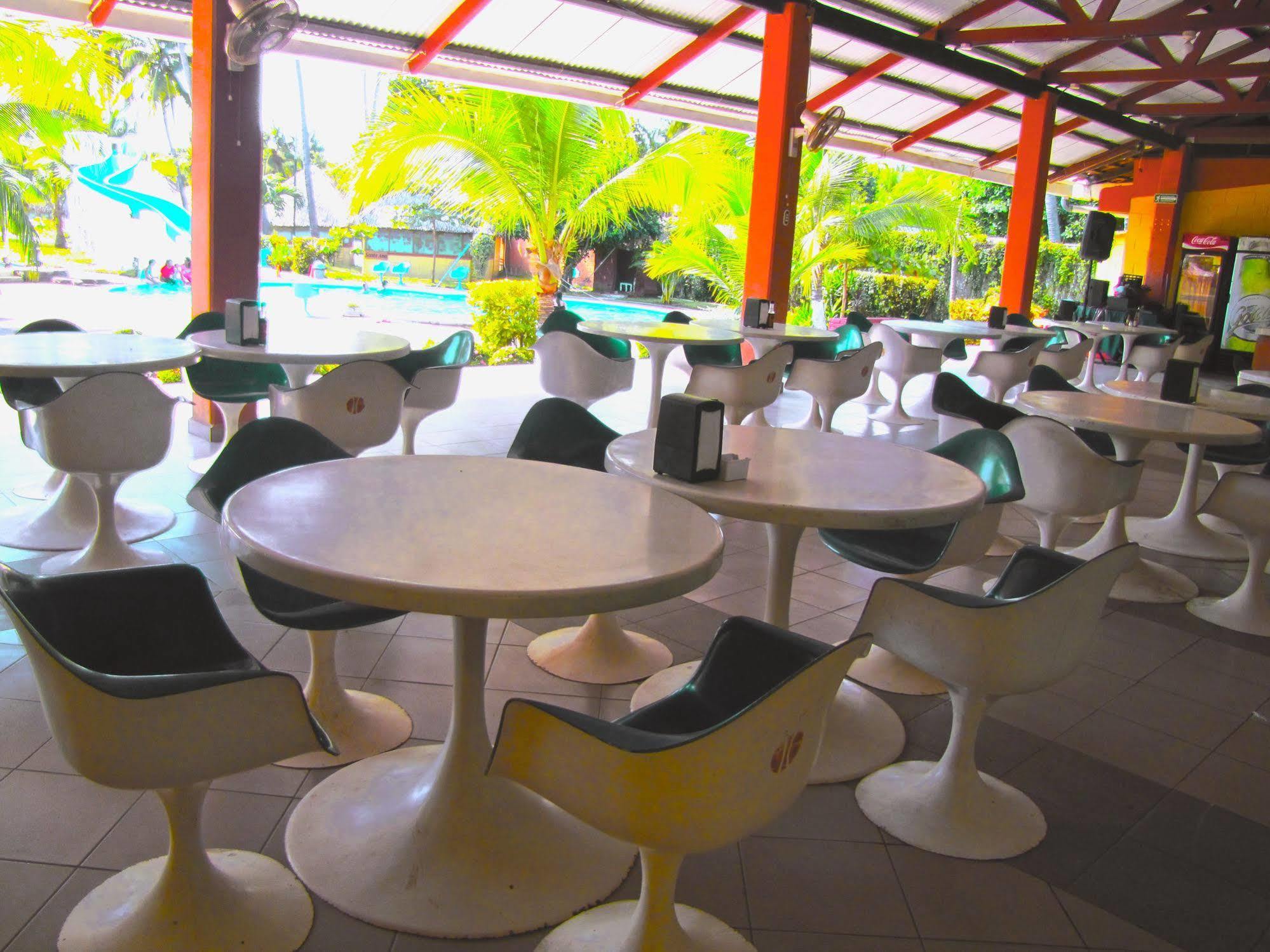 Tropiclub Playa El Cuco Hotel Exterior photo